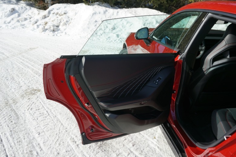 Rote 2026 Dodge Charger Sixpack-Tür