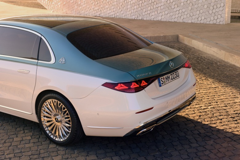 2027 Mercedes-Maybach S-Klasse, Dreiviertelansicht von hinten