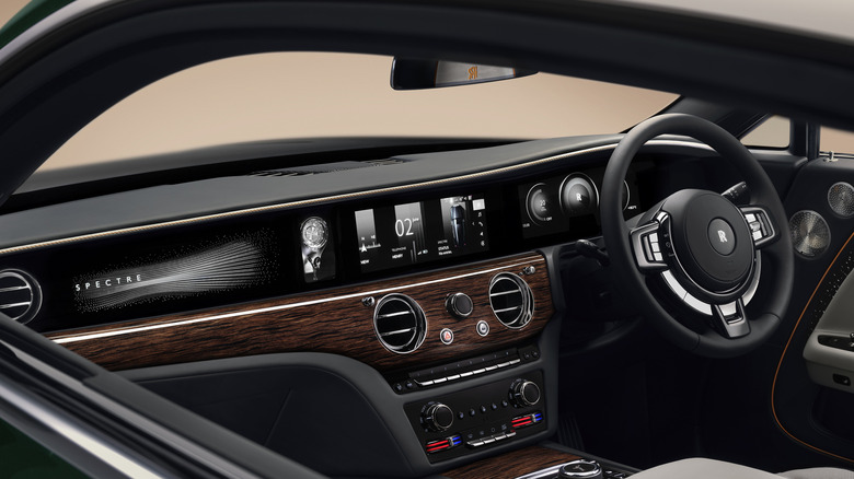 Armaturenbrett eines Rolls-Royce Serie II