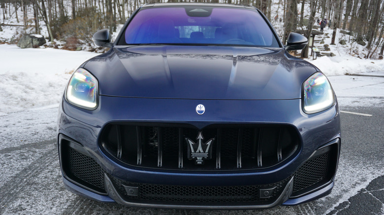 Frontpartie des Maserati Grecale Trofeo 2026