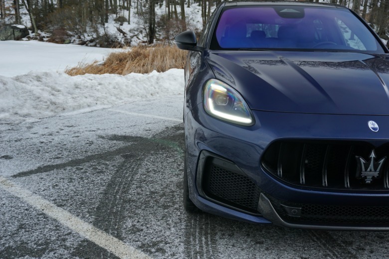Frontpartie des Maserati Grecale Trofeo 2026