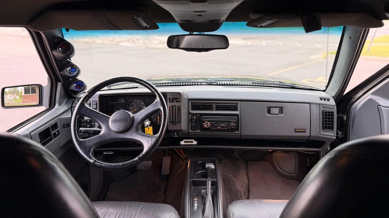 Kabineninnenraum des GMC Typhoon von 1993