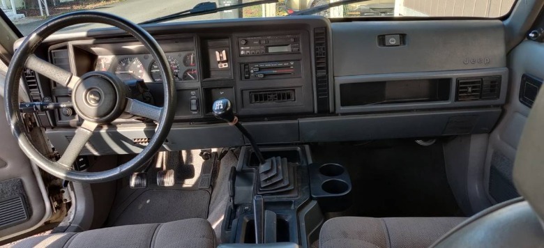 1993 Jeep Cherokee Sport Armaturenbrettbild
