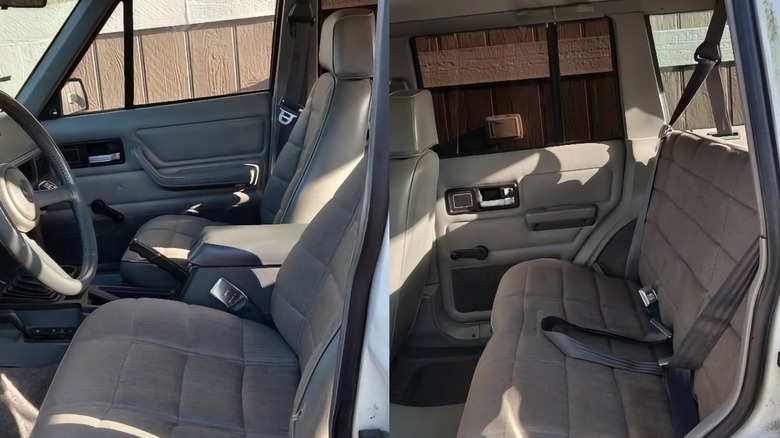 Bild der Vorder- und Rücksitze des Jeep Cherokee Sport von 1993