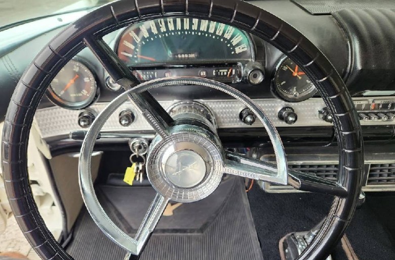 1956 Ford Thunderbird Armaturenbrettbild