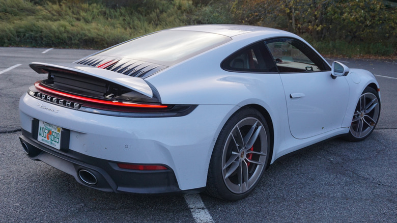2025 Porsche 911 Carrera S 3/4-Rückansicht