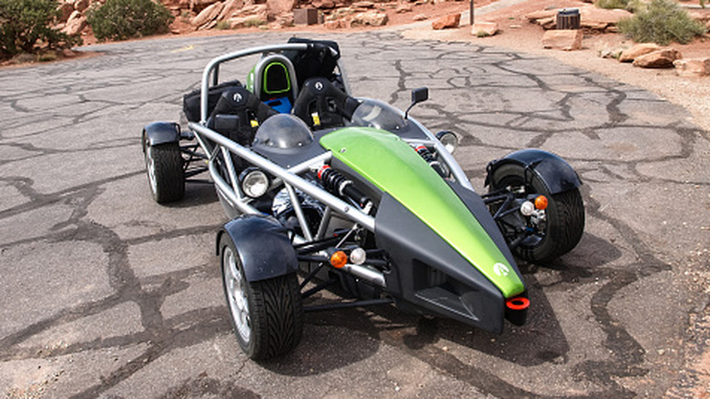 Ariel Atom mit grünen Akzenten