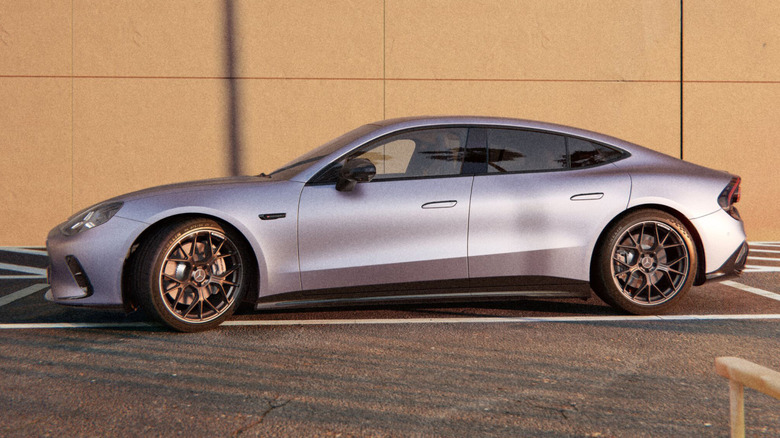 2027 Mercedes-AMG GT53 4-Türer Coupé seitlich