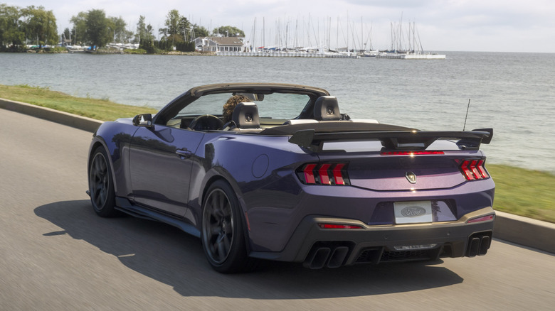 Ford Mustang Dark Horse SC Cabrio