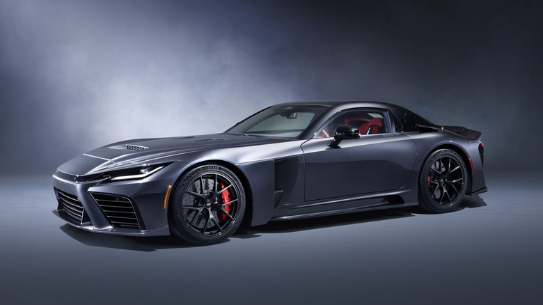 Vorne 3/4 des Toyota GR GT.
