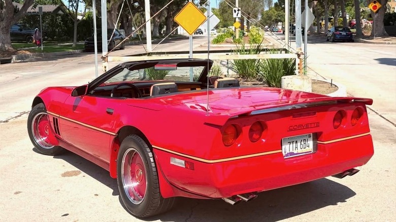 1986 Chevy Corvette Cabrio, dreiviertel Heckansicht