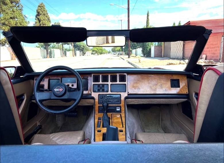 1986 Chevy Corvette Cabrio-Armaturenbrettbild