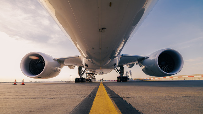 Unterbauch eines Flugzeugs