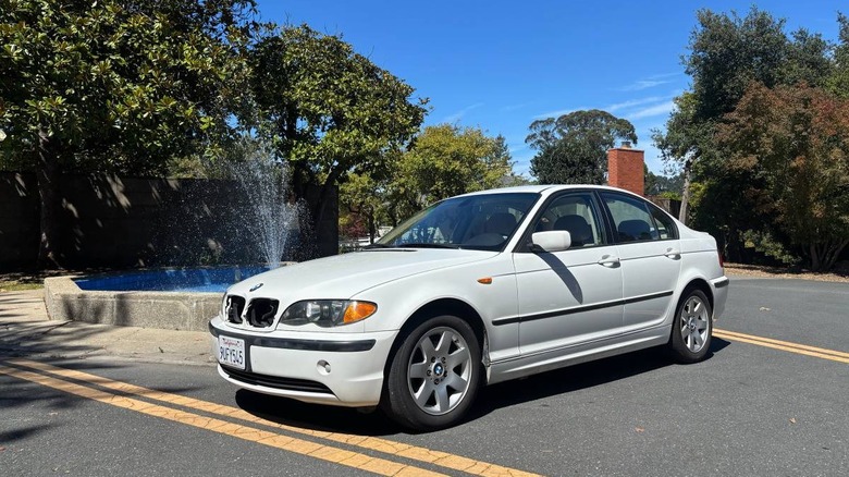 2005 BMW 320i Dreiviertelbild vorne