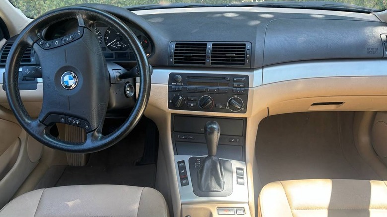 2005 BMW 320i Armaturenbrettbild