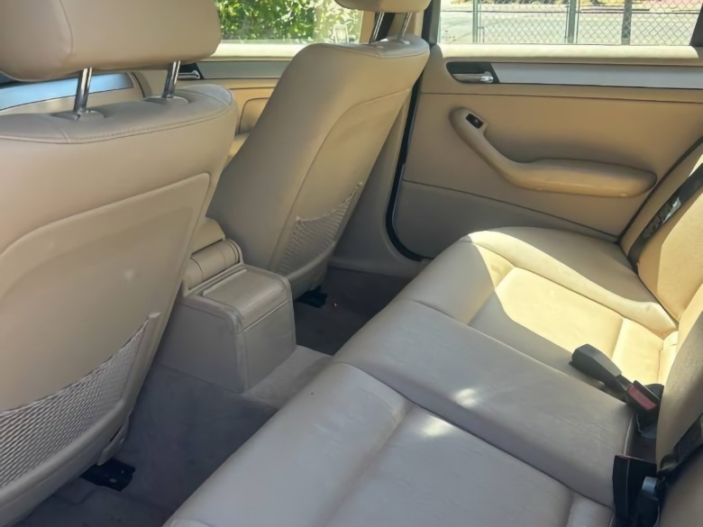 2005 BMW 320i Rücksitzbild