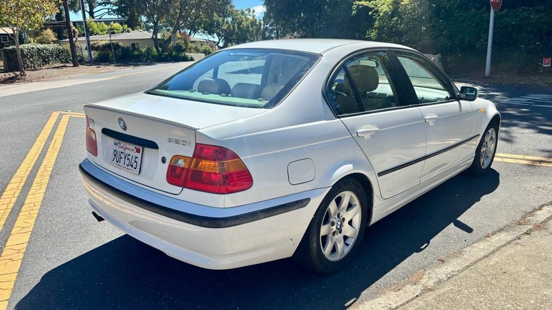 2005 BMW 320i Dreiviertelbild hinten