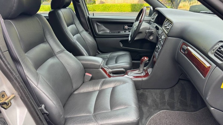 Bild der umgebauten Vorderkabine des Volvo V70 XC aus dem Jahr 2000
