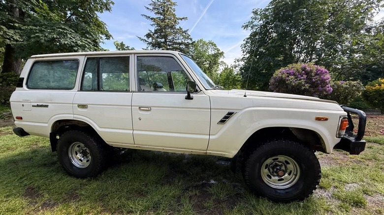 SBC-angetriebenes Toyota Land Cruiser von 1983, vollständiges Bild auf der Beifahrerseite