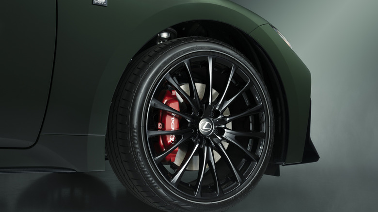 Rad des Lexus IS Special Appearance Package 2027.