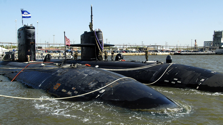 Die USS Newport News und die USS Boise legten gemeinsam an