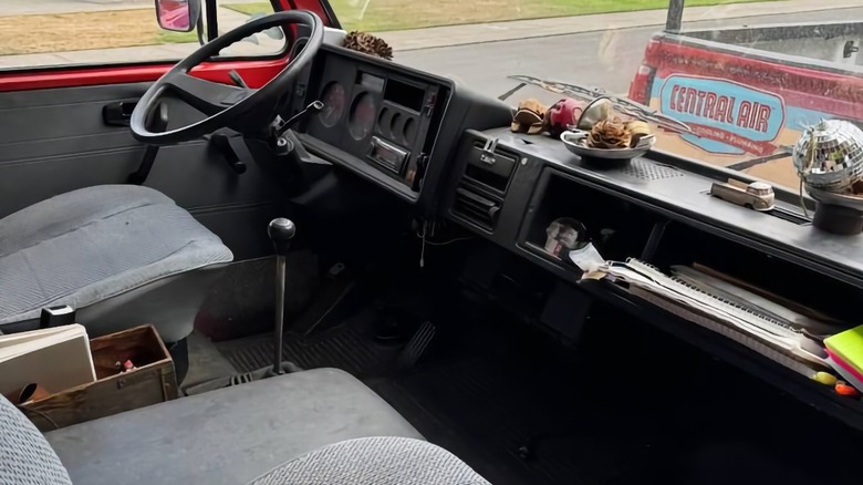 Bild des Armaturenbretts des Volkswagen LT35 Camper von 1989