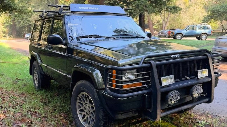 1997 Jeep Cherokee Up-Country Dreiviertel-Vorderansicht