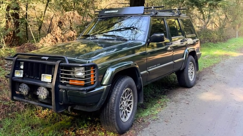 1997 Jeep Cherokee Up-Country Dreiviertel-Vorderansicht