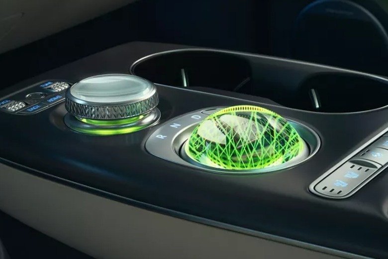 Kristallkugelschieber in einem Genesis GV60