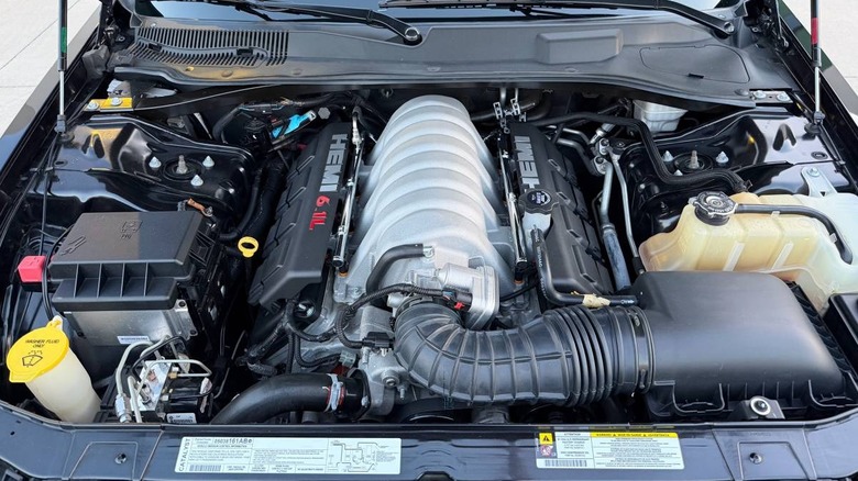 2007 Magnum SRT8 6,1-Liter-Hemi-V8-Bild