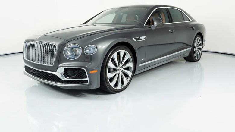 Grauer Bentley Flying Spur
