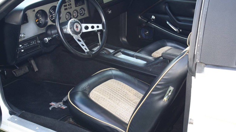 1978 Ford Mustang II Liftback-Sitze und Armaturenbrettbild