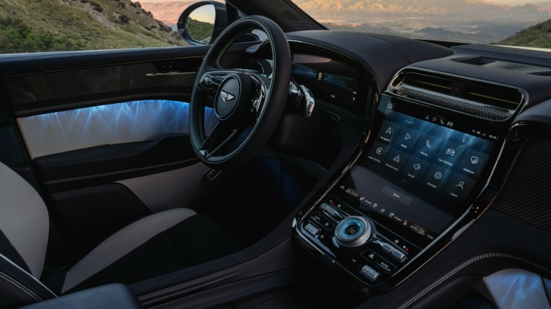Armaturenbrett eines Bentley Torcal