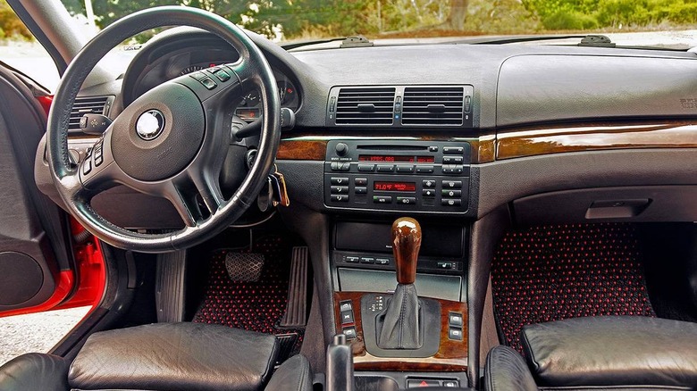 2004 BMW 325xiT Armaturenbrett-Detailbild