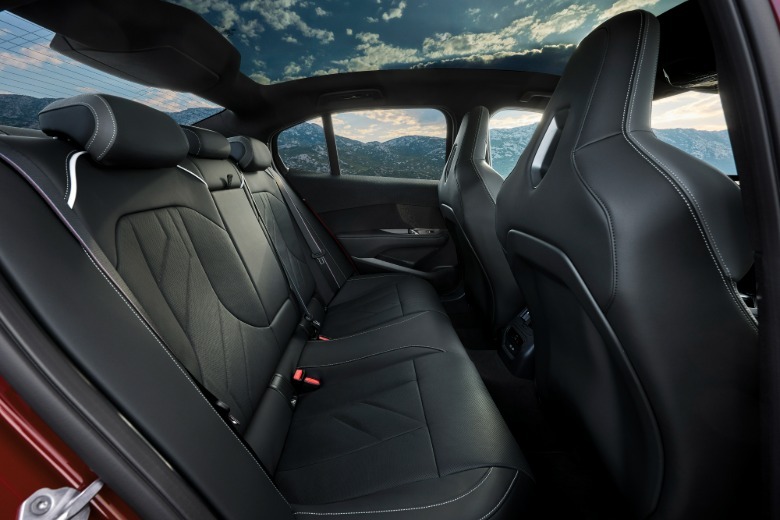 Rücksitz eines 2027 BMW M350