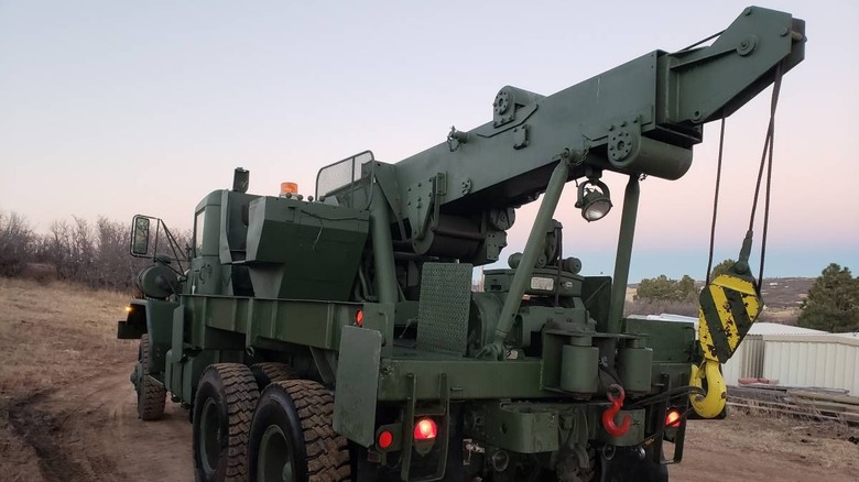 1970 American General M816 Wrecker, Dreiviertelbild von hinten
