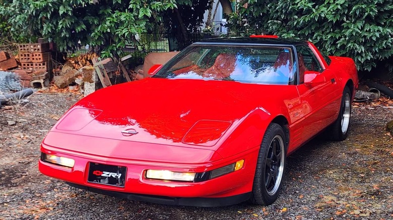 Dreiviertelansicht der Vorderseite der Chevy Corvette ZR1 von 1994
