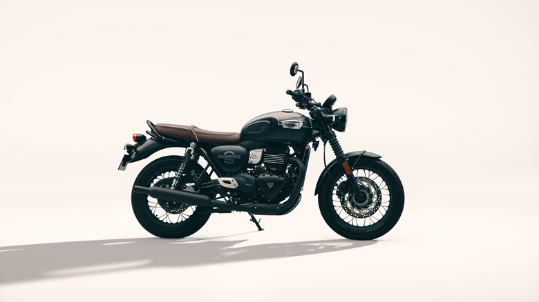 Triumph Bonneville T40 Black von der Seite