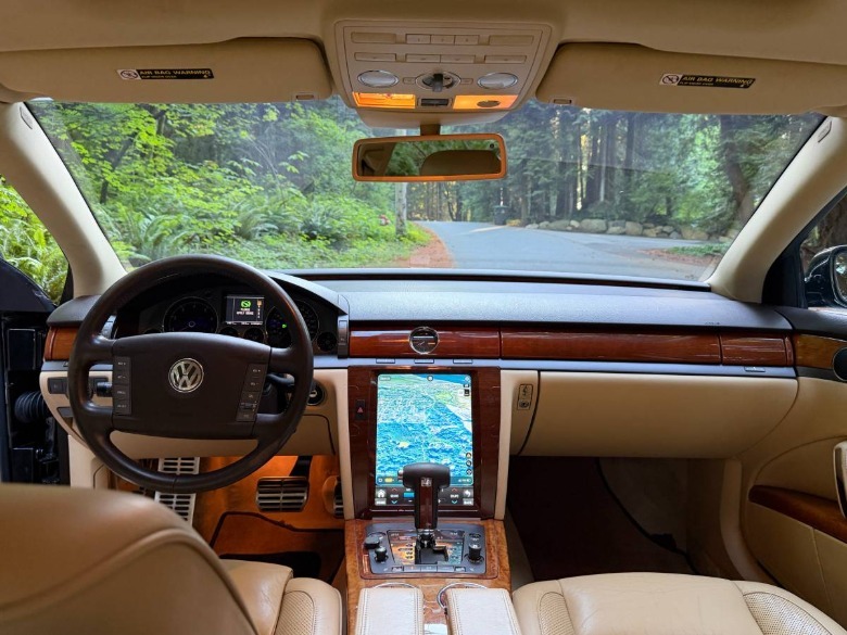 2005 Volkswagen Phaeton W12 2+2 Armaturenbrettbild
