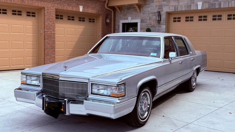 1991 Cadillac Brougham Dreiviertelbild vorne