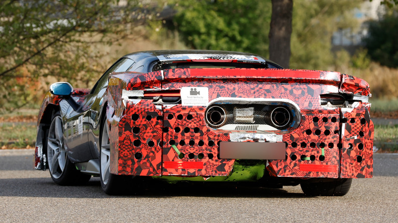 Heck eines Ferrari 296 Challenge Stradale-Prototyps
