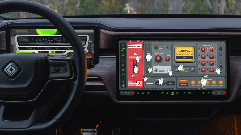 Rivian 2026 Halloween-Modus-Innenkabinen-Infotainment-Bildschirm