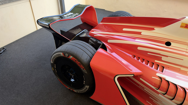 Hinterreifen eines Formel-E-Rennwagens mit Bridgestone-Reifen
