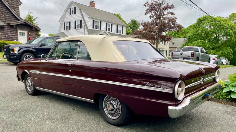 1964 Ford Falcon Futura Cabriolet, Dreiviertelbild hinten