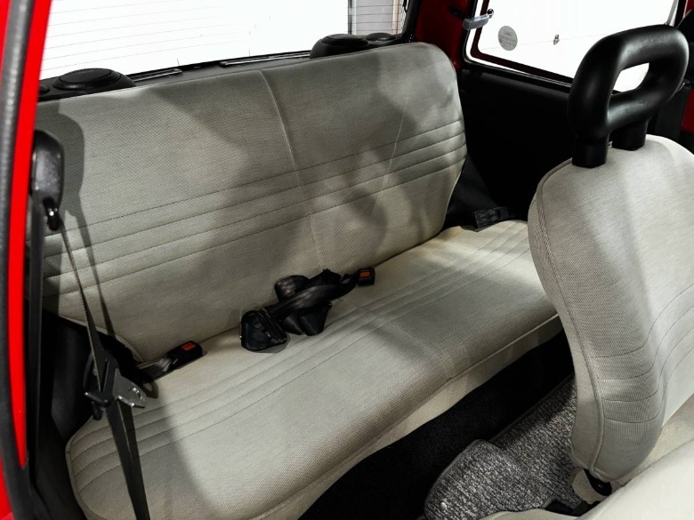 Rücksitzbild des Nissan Be-1 von 1987