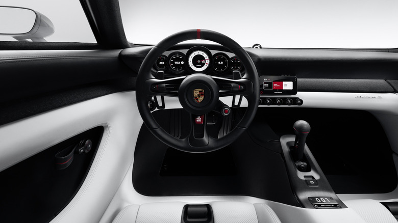 Armaturenbrett des Porsche Mission S-Konzepts