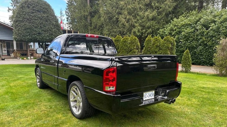 2004 Ram SRT-10 Standard Cab, Dreiviertelbild hinten