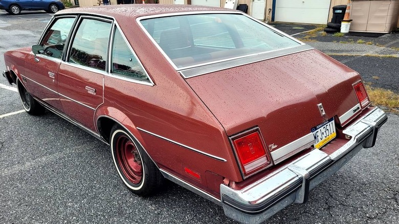 1978 Olds Cutlass Salon Brougham Dreiviertelbild hinten