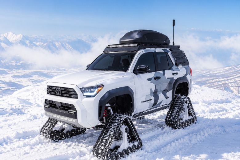 Vordere 3/4-Ansicht des Toyota 4Runner Snowhunter-Konzepts.