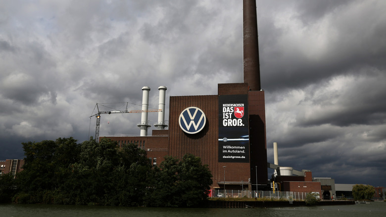 Das Volkswagen (VW)-Werk am weltweiten Hauptsitz des Unternehmens ist am 04. September 2026 in Wolfsburg zu sehen.